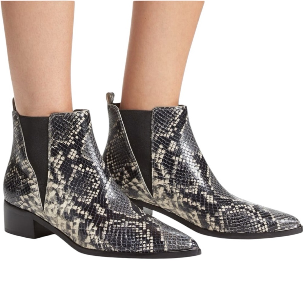 Marc Fisher Yale Chelsea Snake Animal Print Ankle Boots Size 5